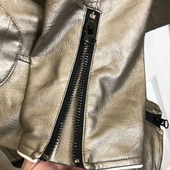 CREATE 2MRW -🎉HP🎉NWT -M Sz XL - 82 C'Est La Vie Silver Faux Leather Biker Jacket - Picture 8 of 16